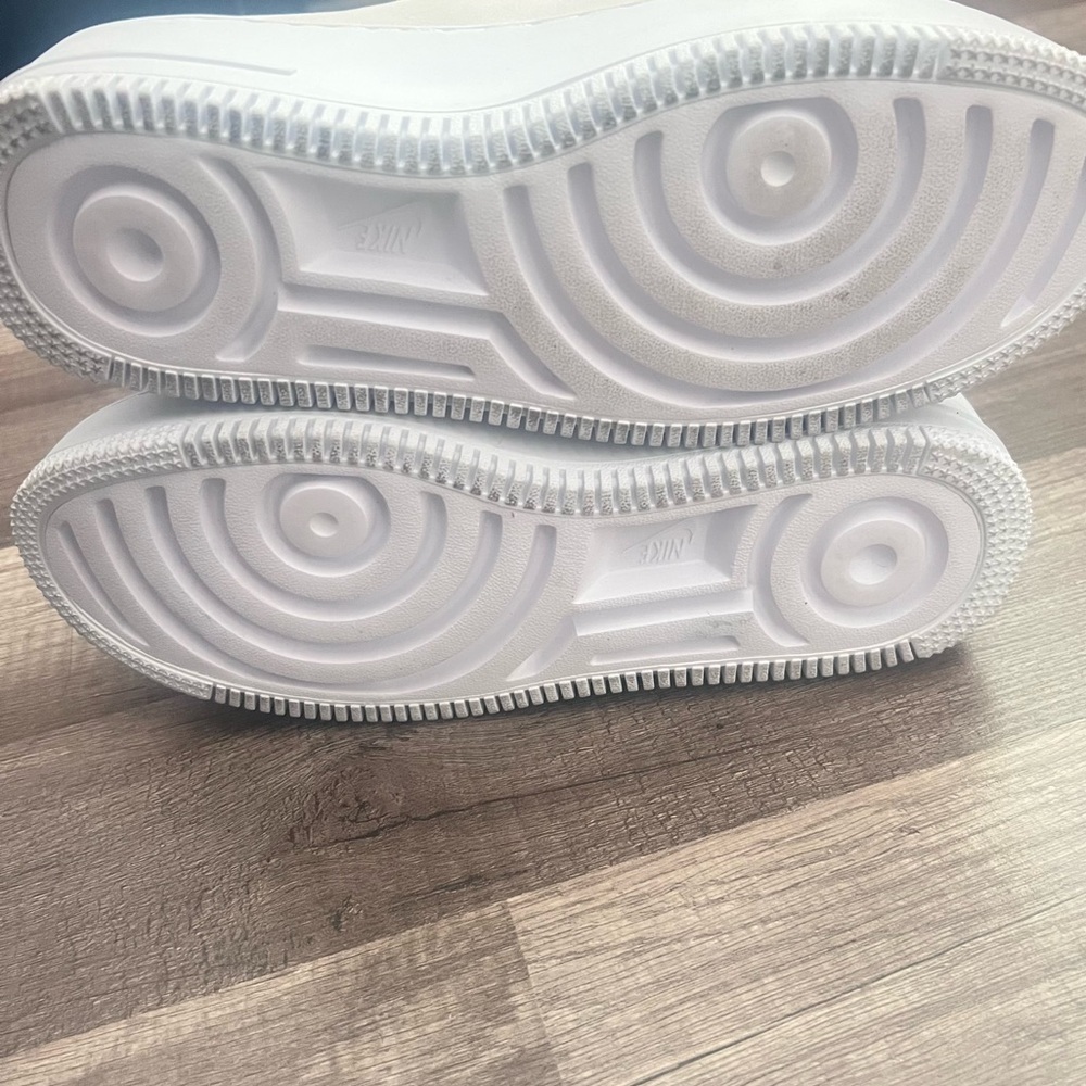 Nike light cream Mules with Perforated Design - Picture 6 of 10